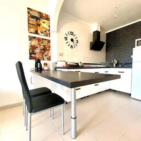 One-bedroom With Amazing Pool In Balcon Del Mar
